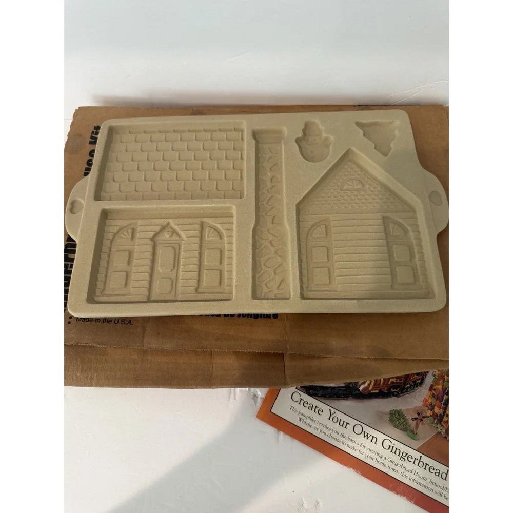 VTG Pampered Chef Stoneware Gingerbread House Mold Family Heritage #1800 USA